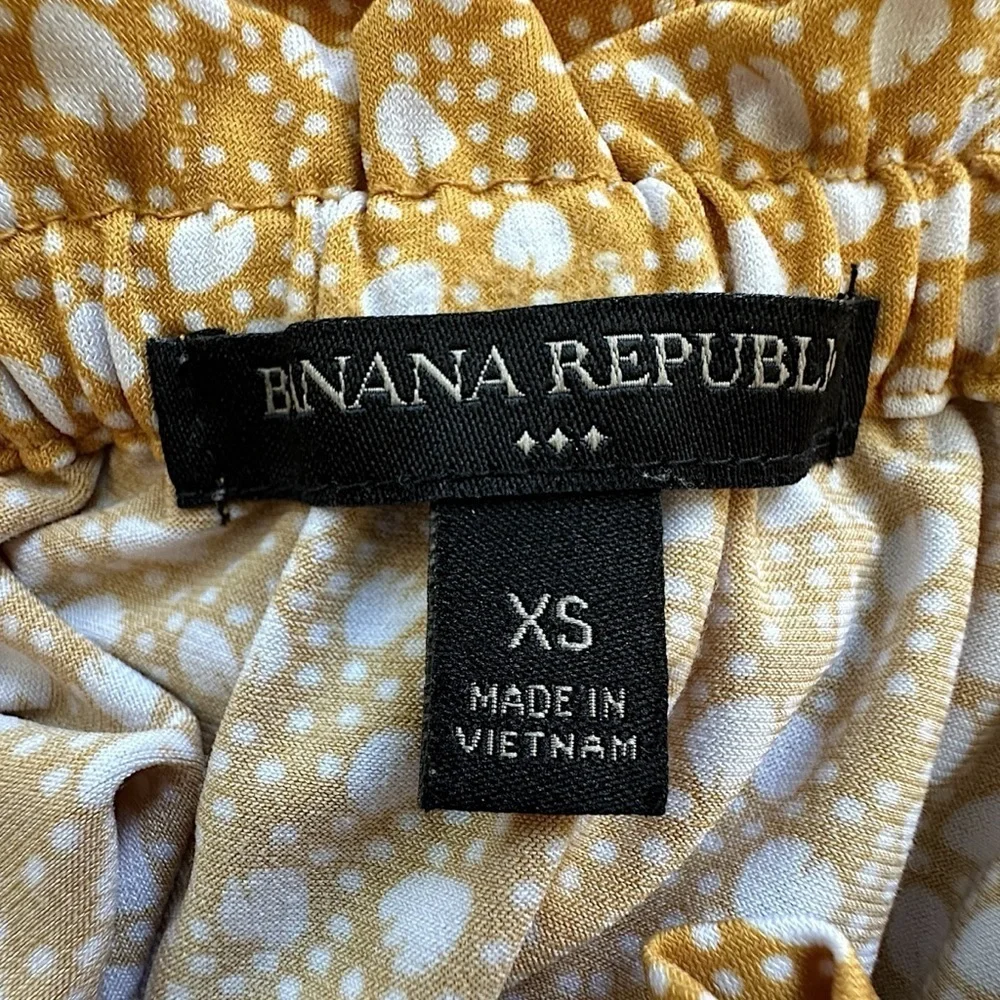 BANANA REPUBLIC | NWOT KNIT FLOUNCE SHIFT DRESS PETITE PRINT HONEY ORANGE | XS